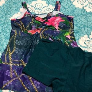 NWOT Women’s 2 piece swimsuit